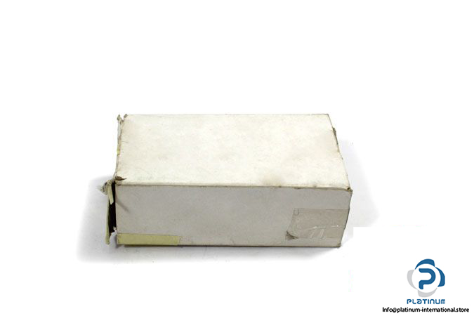 telemecanique-xs1n30pb349d-inductive-sensor-4