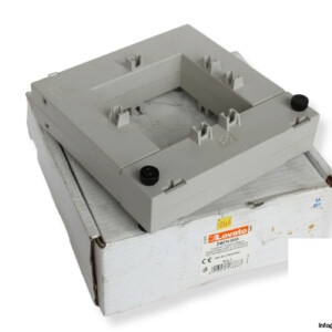Lovato-DM2TA-0600-current-transformer