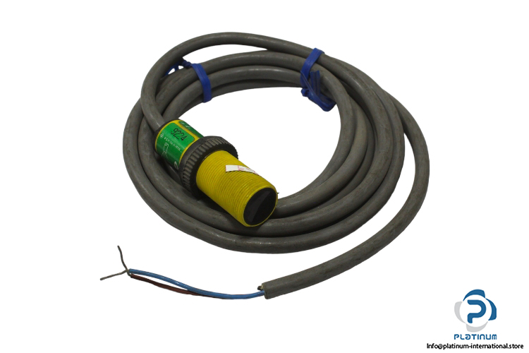 banner-S18SN6R-epoxy-encapsulated-barrel-mount-sensor