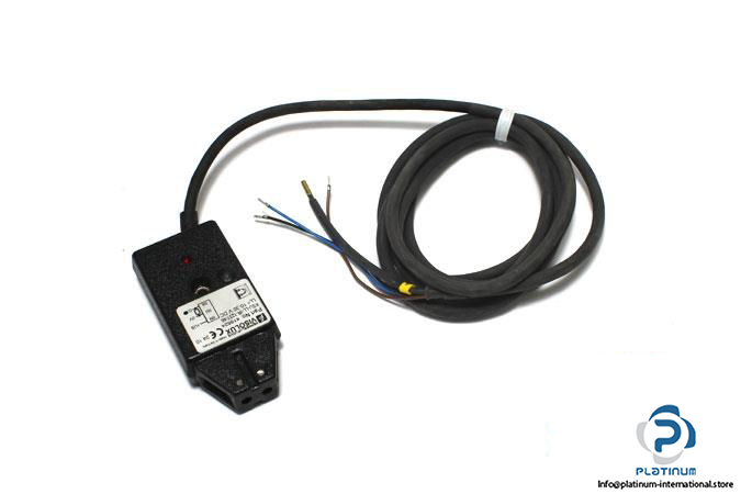 PEPPERLFUCHS-KSU-LL-IR-123746-FIBER-OPTIC-THROUGH-BEAM-SENSOR_675x450.jpg