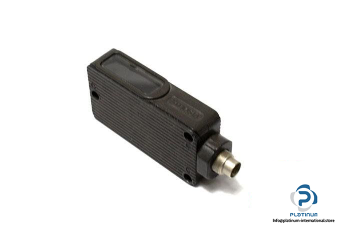 PEPPERLFUCHS-MLV40-54-1903-PHOTOELECTRIC-SENSOR_675x450.jpg