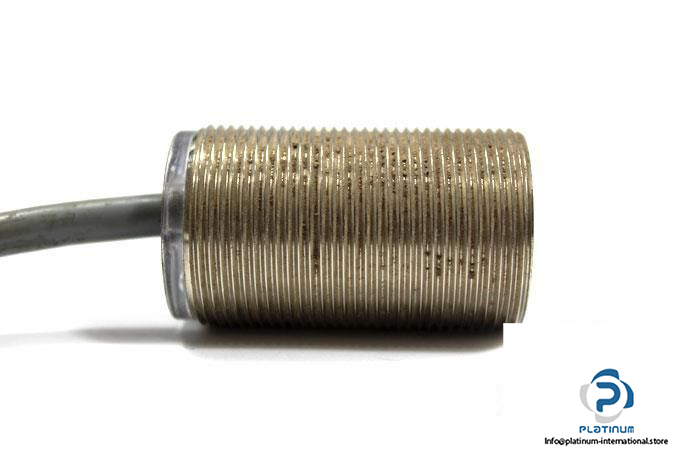 PEPPERLFUCHS-NBB10-30GM50-WS-INDUCTIVE-SENSOR4_675x450.jpg
