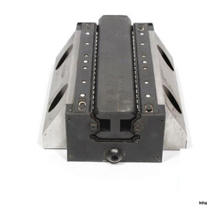 INA-KWSE30L-LINEAR-RECIRCULATING-BALL-BEARING_675x450.jpg