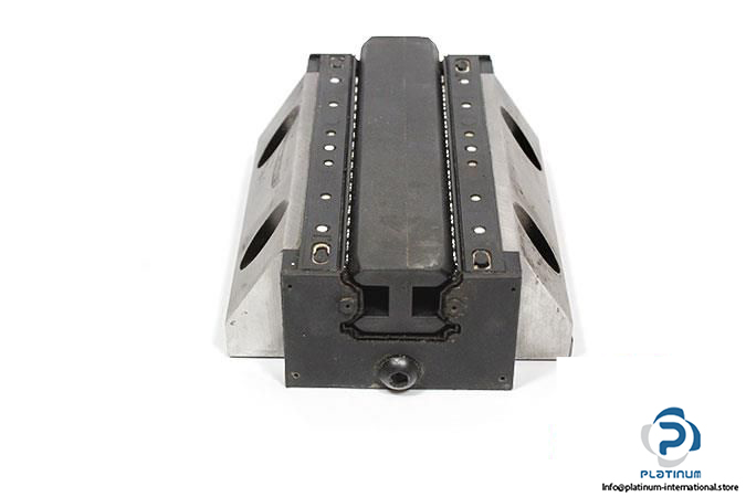 INA-KWSE30L-LINEAR-RECIRCULATING-BALL-BEARING_675x450.jpg
