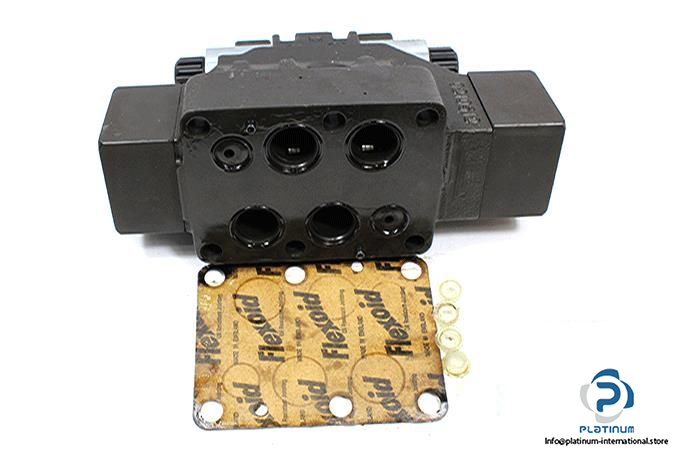 DUPLOMATIC-E5P4-S1I40N-D24K1-43-WAY-DIRECTIONAL-CONTROL-VALVE-4_675x450.jpg