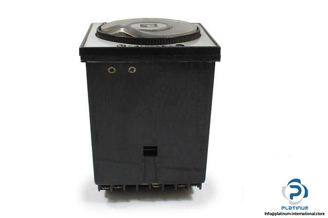 THERMO-ELECTRIC-CTR-11011-TEMPERATURE-CONTROLLER4_675x450.jpg