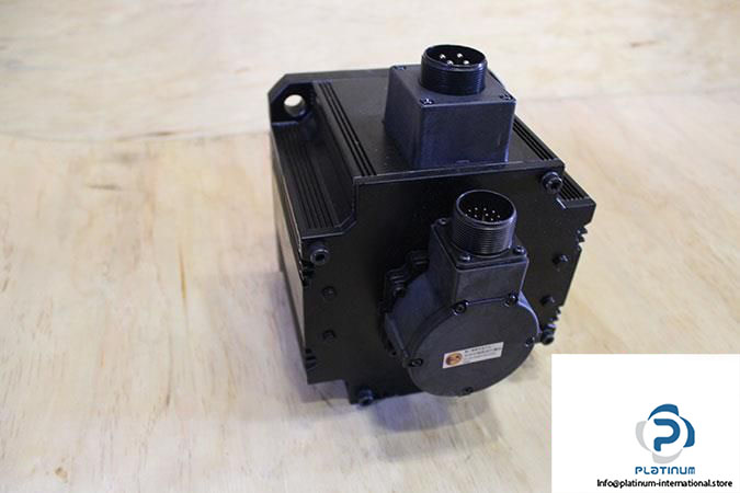 PANASONIC-MHME302GCG-AC-SERVO-MOTOR4_675x450.jpg