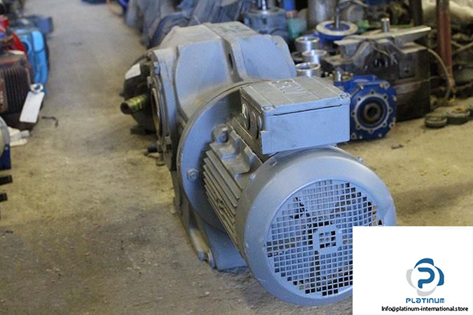 SEW-KA107DV160M4-AC-MOTOR-FOOT-MOUNTED-MOTOR-WITH-HOLLOW-SHAFT-GEARBOX4_675x450.jpg
