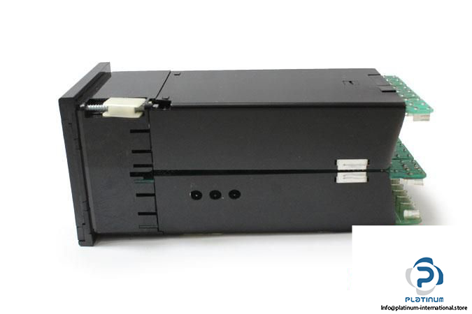 EUROTHERM-810-003-000-003-618-10-311-000-00-TEMPERATURE-CONTROLLER5_675x450.jpg