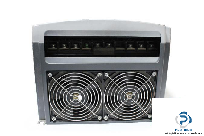 LS-INDUSTRIAL-SYSTEMS-SV300IP5A-4N0-FREQUENCY-INVERTER3_675x450.jpg