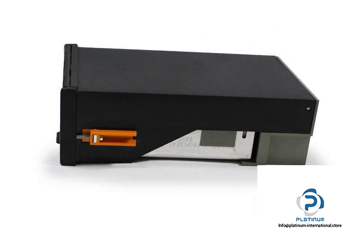EUROTHERM-10603600261909-TEMPERATURE-CONTROLLER5_675x450.jpg