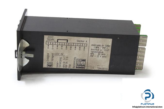IVO-NF642110A50F-MASTER-OPERATER3_675x450.jpg