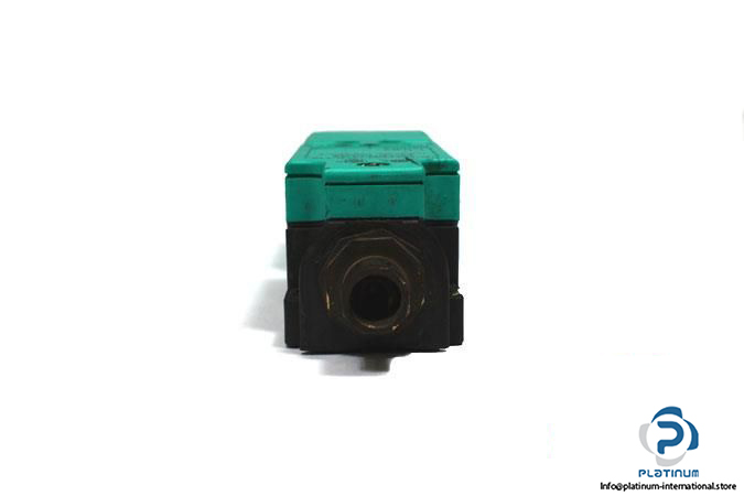 PEPPERLFUCHS-NCN20U1Z2-INDUCTIVE-SENSOR4_675x450.jpg