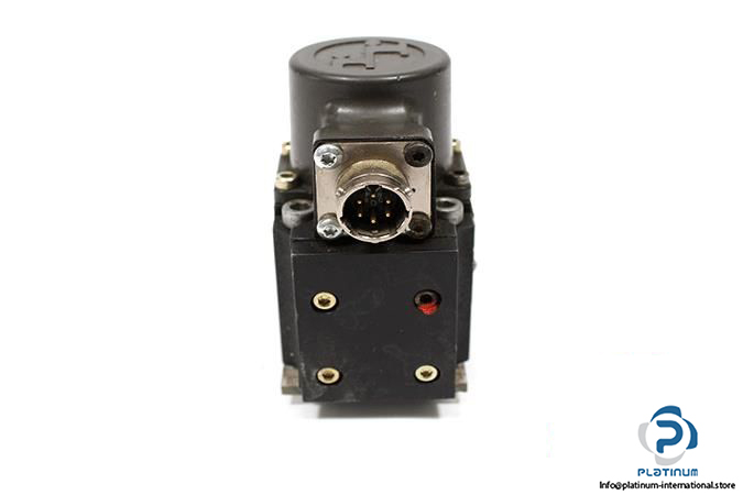 REXROTH-R900970190-SERVO-DIRECTIONAL-VALVE-OF-4-WAY4_675x450.jpg