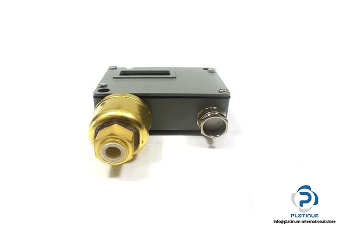 TRAFAG-9002675901-PRESSURE-SWITCH4_675x450.jpg