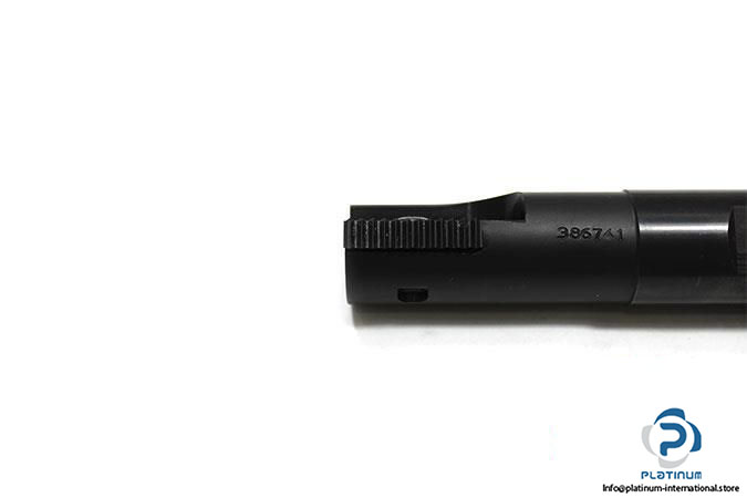 Vardex-TMC-25-5-Internal-and-External-Tool-Holder4_675x450.jpg