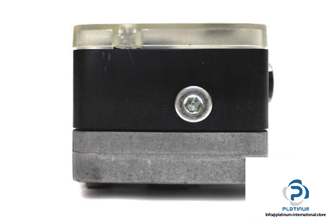 KROM-SCHRODER-DWG-50U-PRESSURE-SWITCH5_675x450.jpg