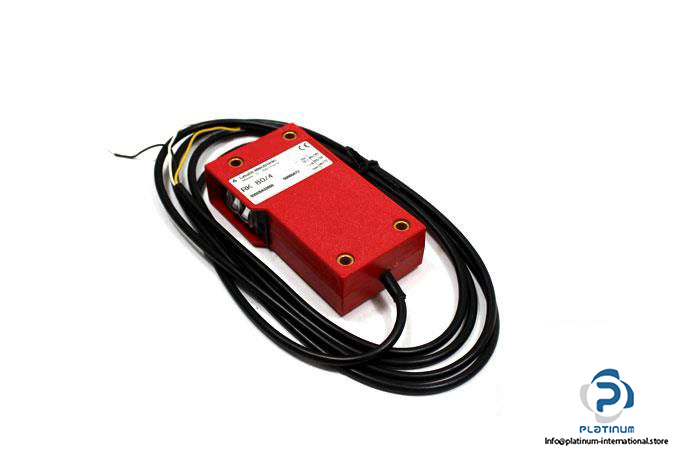 LEUZE-RK-804-PHOTOELECTRIC-RETRO-REFLECTIVE-SENSOR_675x450.jpg