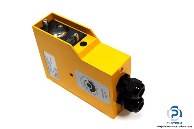 LEUZE-SLS-782-SE-24V-SINGLE-BEAM-SAFETY-LIGHT-BARRIER-TRANSMITTER_675x450.jpg