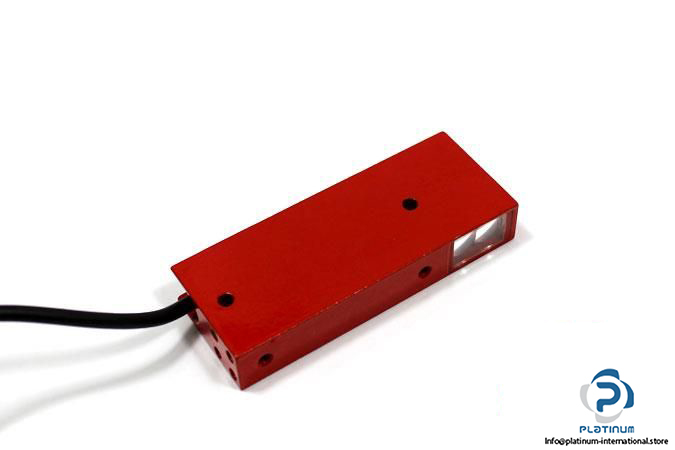 LEUZE-RK-724-PHOTOELECTRIC-RETRO-REFLECTIVE-SENSOR4_675x450.jpg