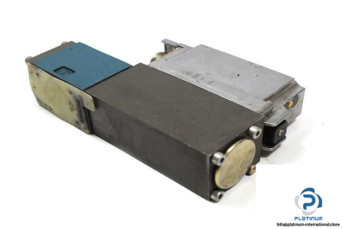 BOSCH-0-811-404-600-44-SERVO-SOLENOID-VALVE4_675x450.jpg