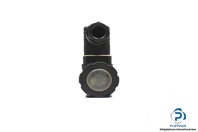 HYDAC-EDS-505-400-4-0-000-907960-PRESSURE-SWITCH5_675x450.jpg