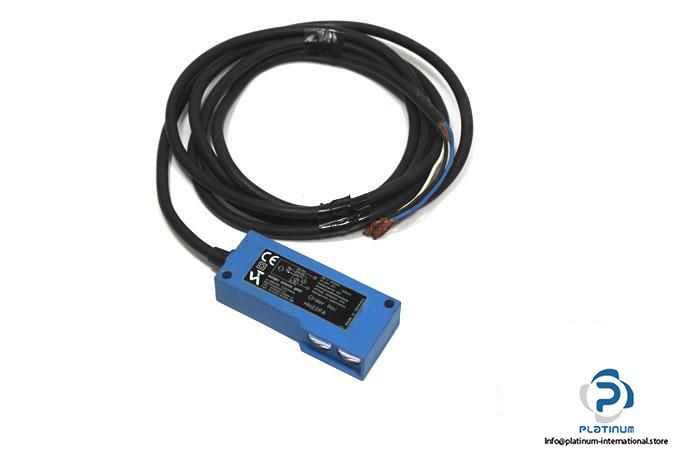 WENGLOR-HN22PA-PHOTOELECTRIC-REFLEX-SENSOR_675x450.jpg
