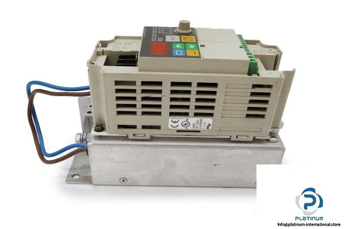 OMRON-3G3JV-AB002-FREQUENCY-INVERTER4_675x450.jpg