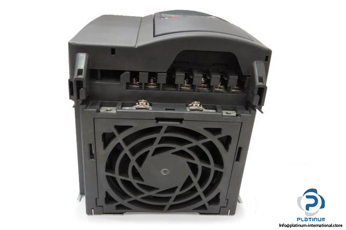 SIEMENS-6SE6-440-2UD24-0BA1-FREQUENCY-INVERTER5_675x450.jpg