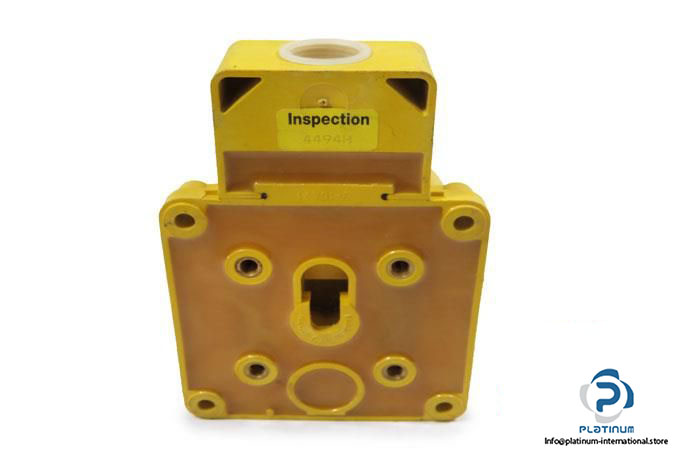 TURCK-NI60-K90SR-FZ3X2-INDUCTIVE-SENSOR4_675x450.jpg