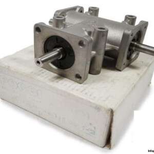 POGGI-2002-R11-D12-3-WAY-RIGHT-ANGLE-GEARBOX_675x450.jpg