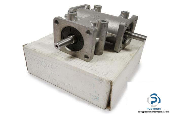POGGI-2002-R11-D12-3-WAY-RIGHT-ANGLE-GEARBOX_675x450.jpg
