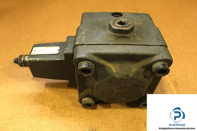 REXROTH-PV6V3-3040RA08MC40A1-VARIABLE-VANE-PUMP4_675x450.jpg