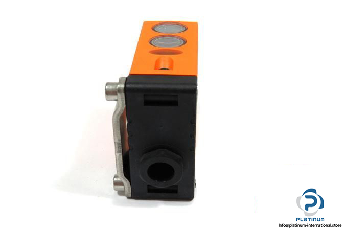 IFM-OL5001-RETRO-REFLECTIVE-SENSOR4_675x450.jpg