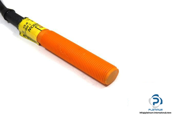 IFM-IF-2004ABOW-INDUCTIVE-SENSOR-3_675x450.jpg