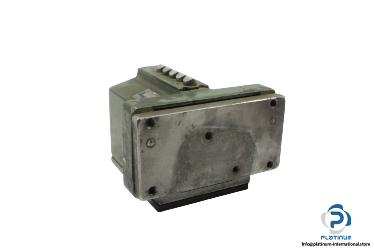 balluff-BNS-519-B-5-D12-100-11-position-switch-used