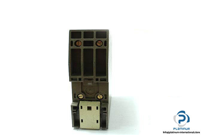 SIEMENS-6ES5-930-8MD11-POWER-SUPPLY-MODULE3_675x450.jpg