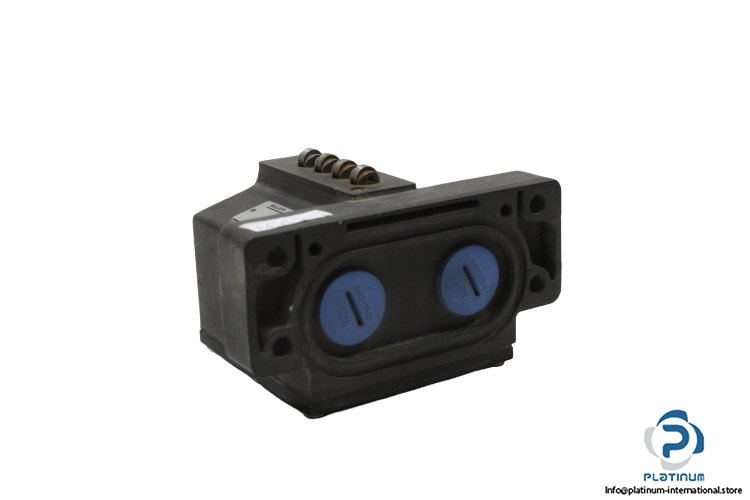 balluff-BNS-819-D04-R12-62-10-limit-switch