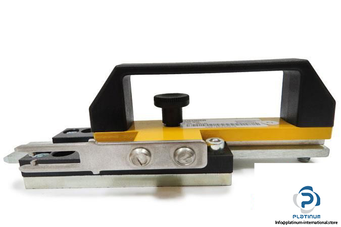 EUCHNER-086186-BOLT-TP-AF-SAFETY-SWITCH3_675x450.jpg