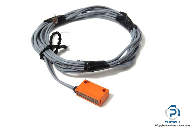 IFM-OR0004-PHOTOELECTRIC-RETRO-REFLECTIVE-SENSOR-_675x450.jpg