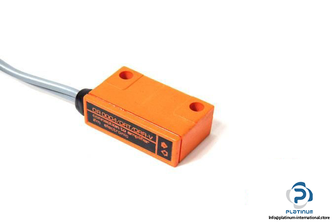 IFM-OR0004-PHOTOELECTRIC-RETRO-REFLECTIVE-SENSOR-3_675x450.jpg