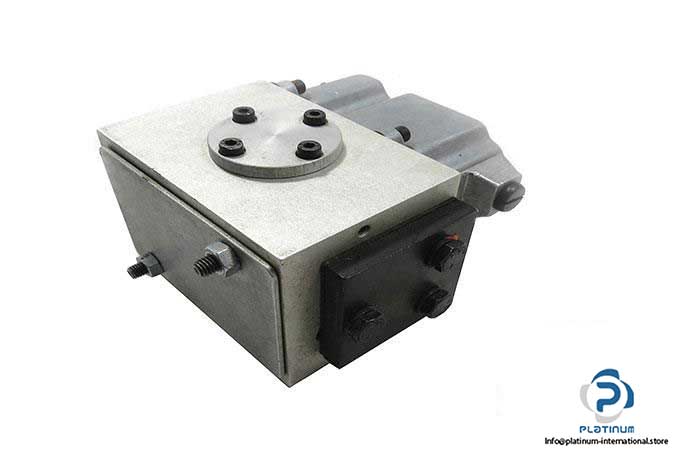 MOOG-D631-195C-SERVO-CONTROL-VALVE4_675x450.jpg