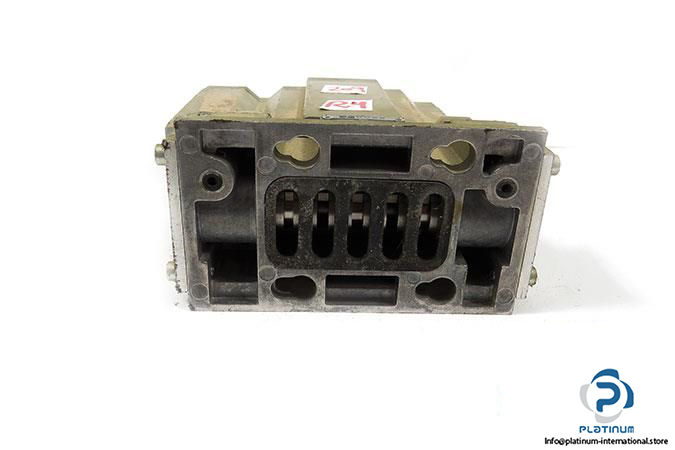 ROSS-D7077B4934-53-WAY-SINGLE-SOLENOID-VALVE-4_675x450.jpg