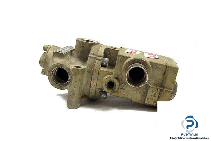ROSS-D2173B4916-32-WAY-SINGLE-SOLENOID-VALVE4_675x450.jpg