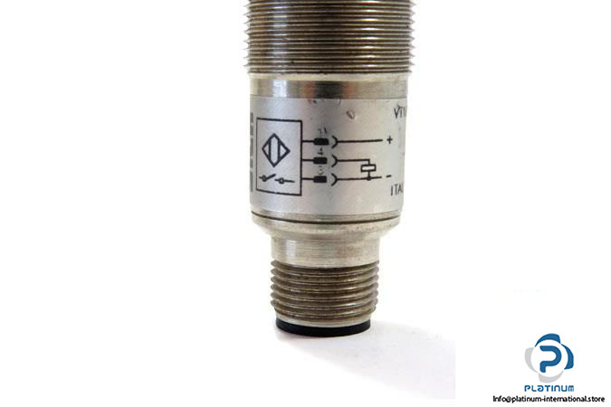 SICK-VT18-2P1410S01-INDUCTIVE-PROXIMITY-SENSOR6_675x450.jpg