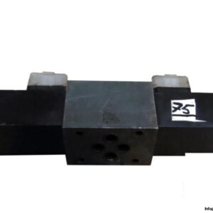 REXROTH-4WE-6-J52AG24NK4-DIRECTIONAL-CONTROL-VALVE_675x450.jpg