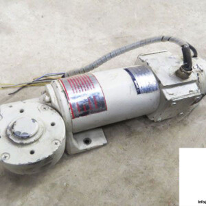 Lenze-pm-13.121.55.4.5.6-servo-motor