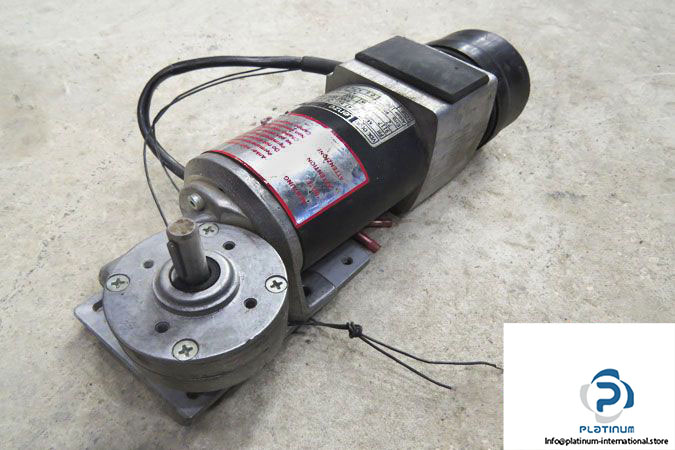 Lenze-43.611.28.2.3.5-servo-motor3