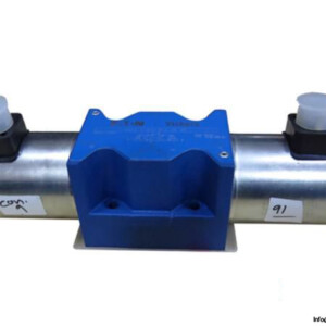 VICKERS-DG4V-5-6CJ-M-U-H6-20-SOLENOID-OPERATED-DIRECTIONAL-VALVE_675x450.jpg