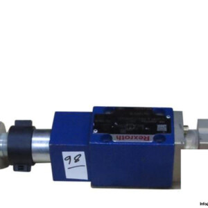 REXROTH-R900917926-DIRECTIONAL-SPOOL-VALVES-DIRECT-OPERATED_675x450.jpg